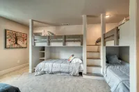 Newly built cabin with private 2 acres, pool & hot tub - 4-Star