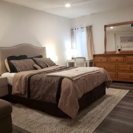 Newly renovated private basement appartment. 2 bedrooms, 2 bathroom w/jetted tub