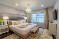 Luxury Beachside Vacation Getaway-OceanView, King beds, Steps to beach, Casino - balcony