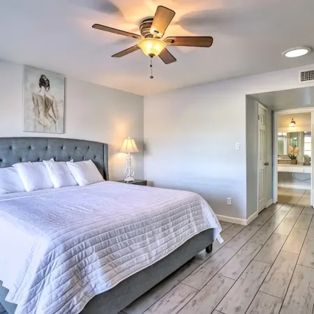 Beautiful 4 Bedroom 2 Bathroom with Pool and Pool Table for Your Entertainment