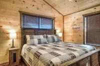 Indoor Private Pool! Hot Tub! Near Parkway Dollywood and minutes to Attractions - Private Pools