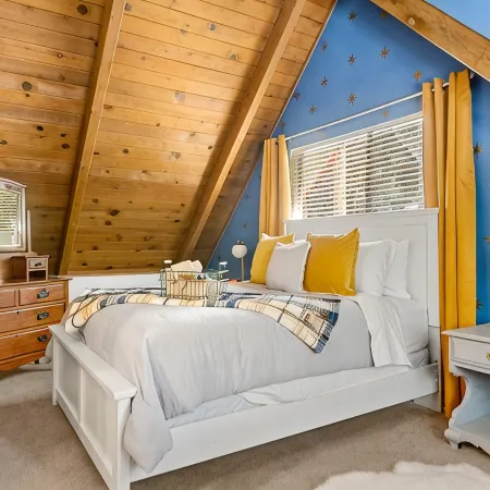 ✥ Beautiful Forest, Family Friendly cabin, Lake Access , Pets Welcome ✥