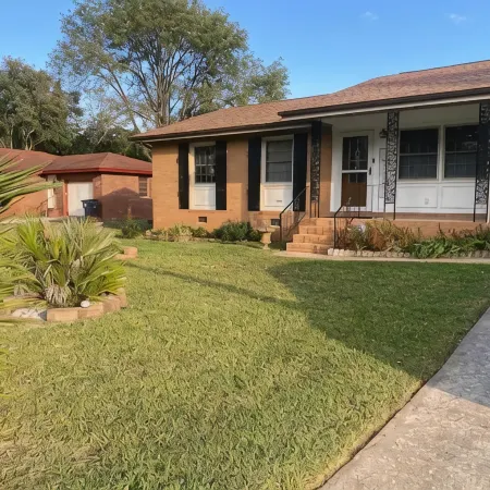 Visiting family need space? Enjoy our spacious & serene abode. Plenty of space!