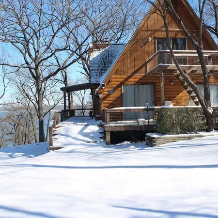 Beautiful, Majestic Log Cabin Large Game Room and Lake View