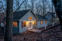 Luxe Design, Hot Tub, Sauna, Sleeps 14, Pets OK - WiFi