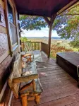 Walk to North Carolina's Stone Mountain State Park! Beautiful Waterfalls - Homestays