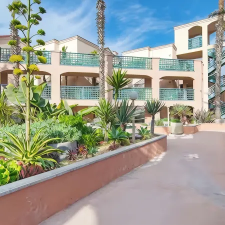 Outdoor Retreat with Panoramic Ocean Vistas, Sunrises, and Sunsets.
