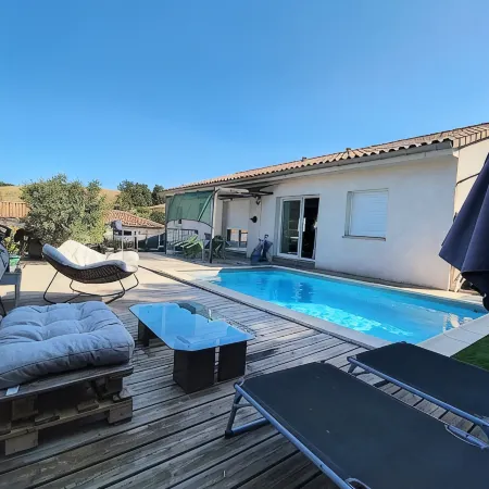 Maison Paisible Dans les Hauteurs de Millau