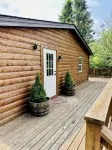 Hocking Hills Cabin- private hot tub, hiking trail, caves, fire pit, pool table - Boutique
