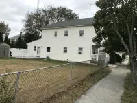 4.5 blocks to beach. Huge yard - Holiday Apartments