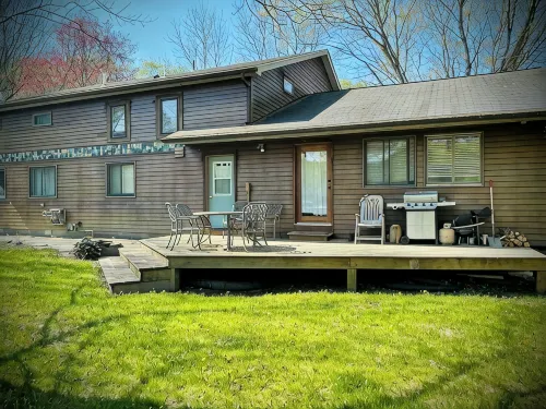 Spacious, private and peaceful 1st floor Apartment on Fly Creek - Wi-Fi