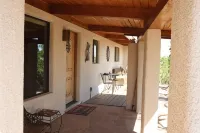 Beautiful home with pool,  private, close to UA & Downtown, arts. Great prices! - Jacuzzi