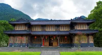 Wolongge Courtyard - Mountain view