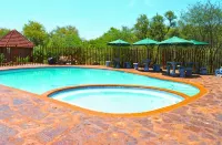 Crocodile Pools Safari Lodge - piscina