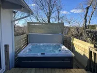 Montauk beach house, all amenities. Walk to town or beach. - 2-Star