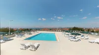 Double Royal Hotel - piscina