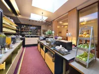 Maxmilian Lifestyle Resort - breakfast