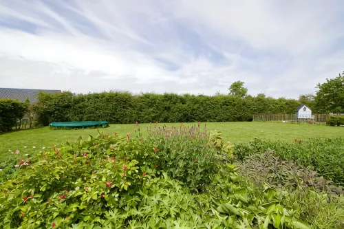Zeeuws Huisje is centrally located within cycling distance of the beach - Homestays