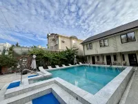Senator Hotel - Pools