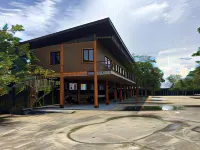 Huaisai Hotel - parking