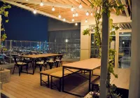 Wyndham Garden Manama - bar