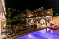 Palais Shazam & Spa - piscina