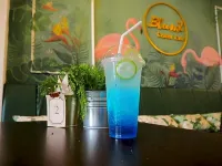 บลูมบูทีคโฮเทลแอนด์คาเฟ่ - ที่มีบาร์