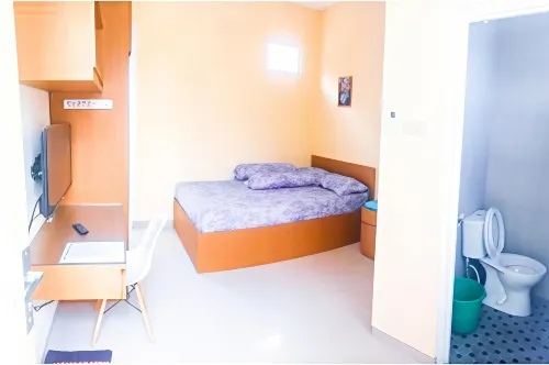 Muzdalifa Syariah Near Alun Alun Gresik Mitra RedDoorz Hotels in Gresik