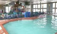 Cabins of Mackinac & Lodge - Swimmingpools