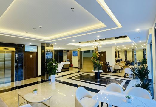 2. 샌들스 플로라 ..