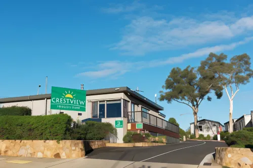 Crestview Tourist Park Hotels in Queanbeyan West