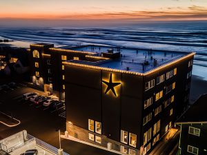 Starfish Manor Oceanfront Hotel