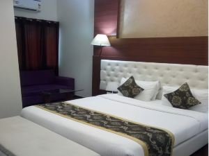 Hotel Basant Leela