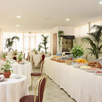 GH Hotel San Giusto Hotels near Villa Torlonia