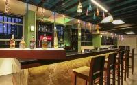 One Tagaytay Place Hotel Suites Official Account - bar