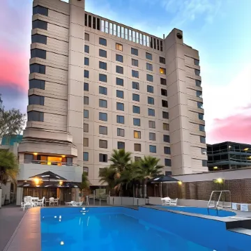 Hotel Grand Chancellor Adelaide Отели рядом с достопримечательностью «Площадь Виктория»