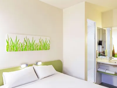 Ibis Budget Oviedo Các khách sạn gần La Regenta