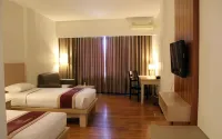 Hotel Ebony Batulicin - parcheggio