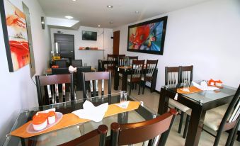 Hotel Expo Inn Embajada - Housity