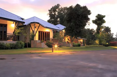 Saphlivilla Beach Resort Hotels in Pathio