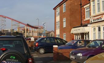 Seaforth Guest House - Pleasure Beach - Housity