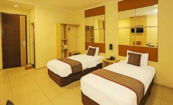 Super OYO Townhouse Oak Hotel Fiducia Serpong