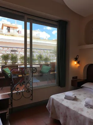 Hotel Okapi Hoteles cerca de Plaza del Pópolo