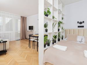 Nature & Bright Apartment by Renters