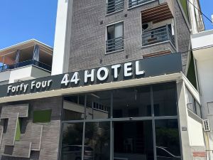 44 HOTEL