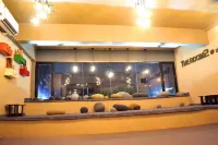 The Room2 @ Zishi Hotel a Lundang