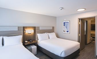 Holiday Inn Express & Suites Marquette