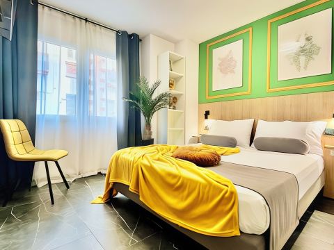 Elegante Apartamento Tres Colores