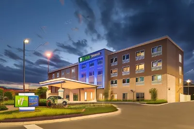 Holiday Inn Express & Suites Tampa North - Wesley Chapel Отели рядом с достопримечательностью «Kingdom Life»