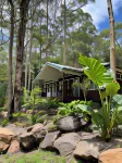 Songbirds Rainforest Retreat Hotels in Wongawallan